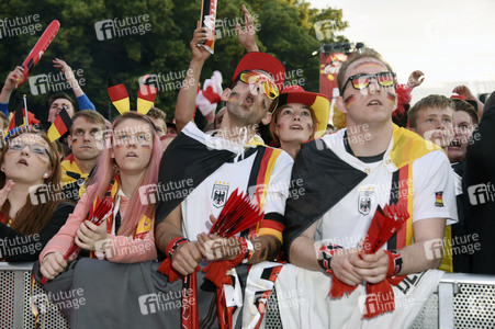 Fans beim UEFA-Fußball-Europameisterschaft 2016 Spiel Deutschland gegen Polen in Berlin