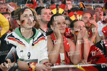 Fans beim UEFA-Fußball-Europameisterschaft 2016 Spiel Deutschland gegen Polen in Berlin