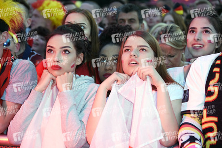 Fans beim UEFA-Fußball-Europameisterschaft 2016 Spiel Deutschland gegen Polen in Berlin
