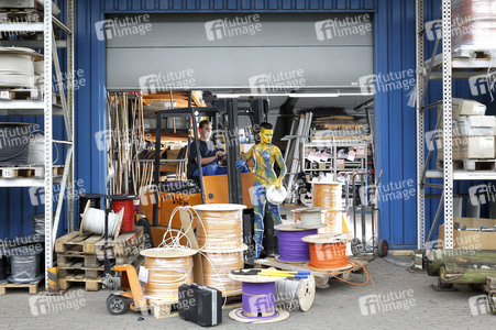 WORKING ART: Gabelstaplerfahrer / Forklift Driver Bodypainting