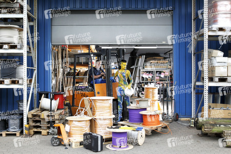 WORKING ART: Gabelstaplerfahrer / Forklift Driver Bodypainting