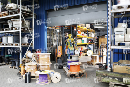 WORKING ART: Gabelstaplerfahrer / Forklift Driver Bodypainting