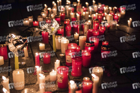 Gedenken an die Opfer des Anschlags von Orlando in Berlin