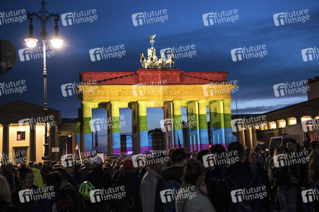 Gedenken an die Opfer des Anschlags von Orlando in Berlin
