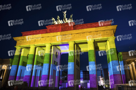 Gedenken an die Opfer des Anschlags von Orlando in Berlin