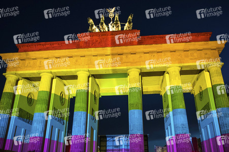 Gedenken an die Opfer des Anschlags von Orlando in Berlin