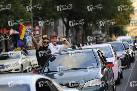 Autokorso nach dem UEFA-Fußball-Europameisterschaft 2016 Spiel Deutschland gegen Nordirland in Berlin