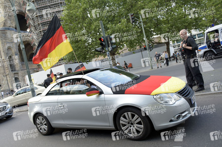 Autokorso nach dem UEFA-Fußball-Europameisterschaft 2016 Spiel Deutschland gegen Nordirland in Berlin