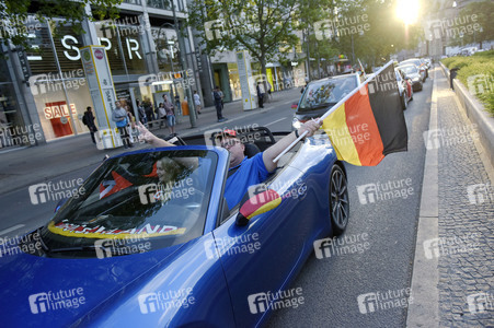 Autokorso nach dem UEFA-Fußball-Europameisterschaft 2016 Spiel Deutschland gegen Nordirland in Berlin