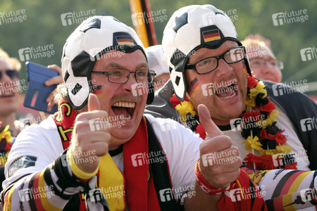 Fanmeile beim UEFA-Fußball-Europameisterschaft 2016 Spiel Deutschland gegen Nordirland in Berlin