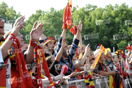 Fanmeile beim UEFA-Fußball-Europameisterschaft 2016 Spiel Deutschland gegen Nordirland in Berlin