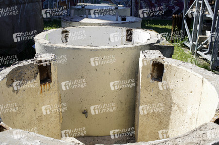 Anlieferung eines Original-DDR-Wachturms zur Gedenkstätte Berliner Mauer