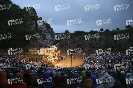 Premiere von 'Der Schatz im Silbersee' in Bad Segeberg