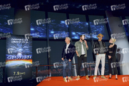 Roland Emmerich, Liam Hemsworth, Jeff Goldblum, Maika Monroe