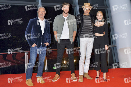 Roland Emmerich, Liam Hemsworth, Jeff Goldblum, Maika Monroe