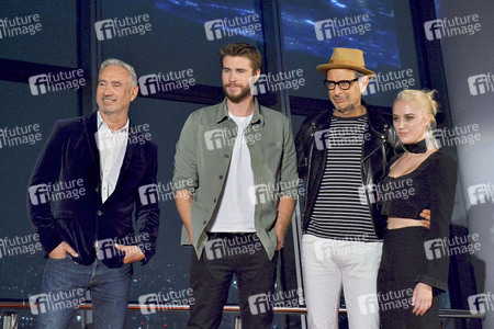 Roland Emmerich, Liam Hemsworth, Jeff Goldblum, Maika Monroe