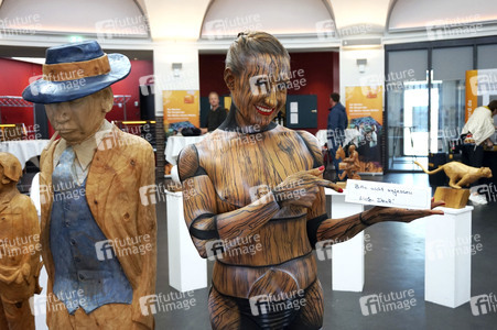 Holzgliederfigur / Human Artist Model Bodypainting