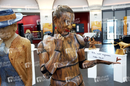 Holzgliederfigur / Human Artist Model Bodypainting