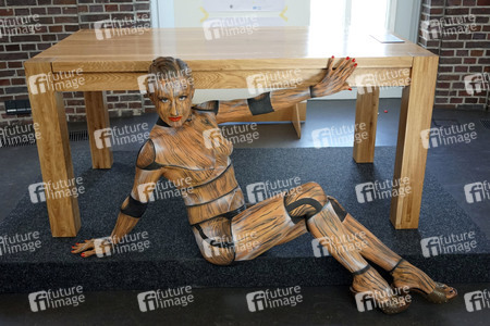 Holzgliederfigur / Human Artist Model Bodypainting