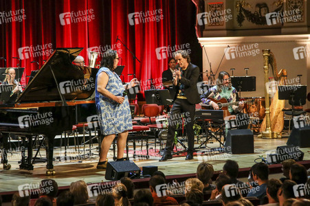 TV-Show 'Olaf Schubert und die ziemlich große Oper' in Dresden