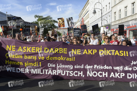 Protest gegen das Vorgehen der türkischen Regierung nach dem gescheiterten Militärputsch