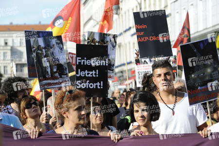 Protest gegen das Vorgehen der türkischen Regierung nach dem gescheiterten Militärputsch