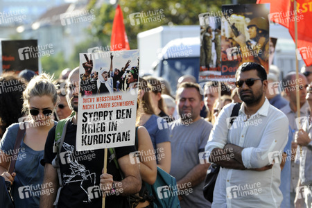 Protest gegen das Vorgehen der türkischen Regierung nach dem gescheiterten Militärputsch