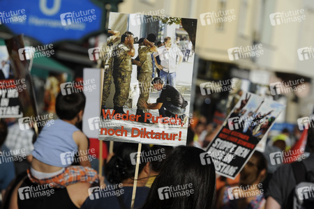 Protest gegen das Vorgehen der türkischen Regierung nach dem gescheiterten Militärputsch