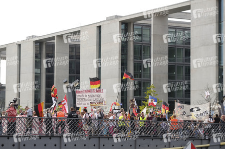 'Merkel muss weg' Demo in Berlin