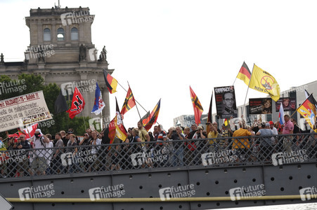 'Merkel muss weg' Demo in Berlin