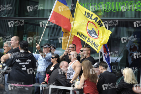 'Merkel muss weg' Demo in Berlin