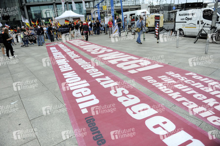 'Merkel muss weg' Demo in Berlin