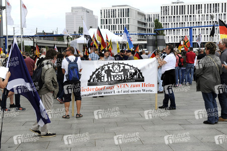 'Merkel muss weg' Demo in Berlin