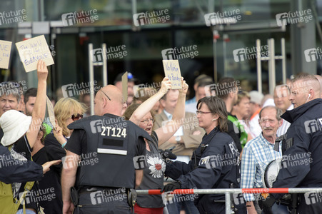 'Merkel muss weg' Demo in Berlin