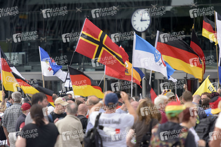 'Merkel muss weg' Demo in Berlin