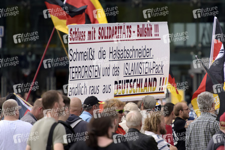 'Merkel muss weg' Demo in Berlin