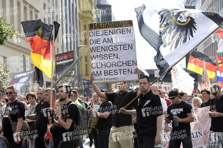 'Merkel muss weg' Demo in Berlin