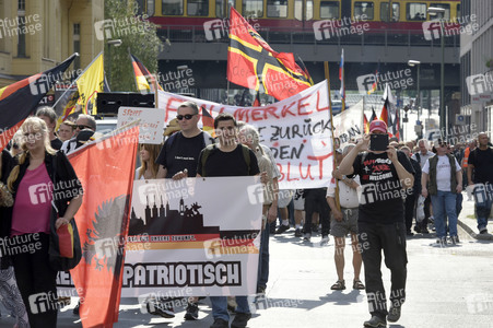 'Merkel muss weg' Demo in Berlin