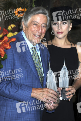 Lady Gaga und Tony Bennett bei der IIllumination des Empire State Buildings in New York