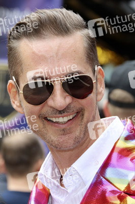 Parade zum Christopher Street Day 2016 in Hamburg