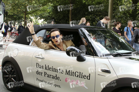 Parade zum Christopher Street Day 2016 in Hamburg