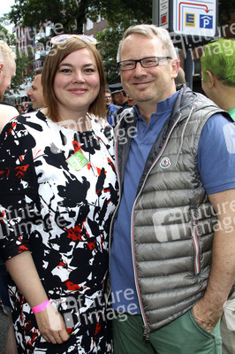 Parade zum Christopher Street Day 2016 in Hamburg