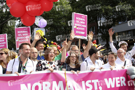 Parade zum Christopher Street Day 2016 in Hamburg