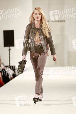 Modenschau von Liz Malraux Couture in Hamburg