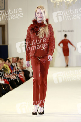 Modenschau von Liz Malraux Couture in Hamburg