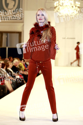 Modenschau von Liz Malraux Couture in Hamburg