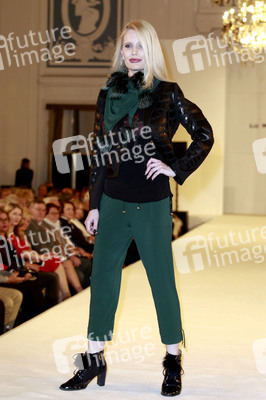 Modenschau von Liz Malraux Couture in Hamburg
