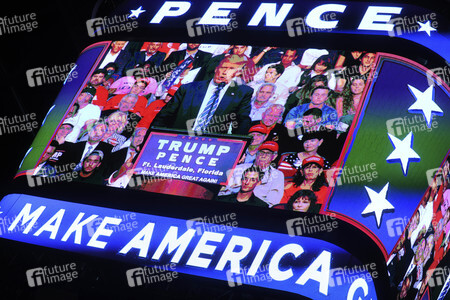 Wahlkampfveranstaltung von Donald Trump un Sunrise