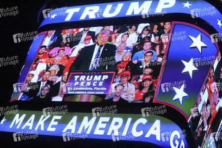 Wahlkampfveranstaltung von Donald Trump un Sunrise
