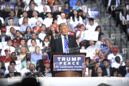Wahlkampfveranstaltung von Donald Trump un Sunrise